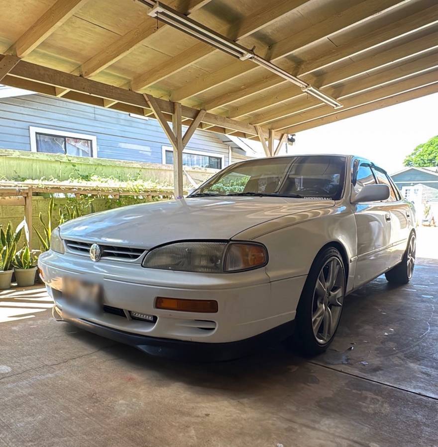 Toyota-Camry-le-sedan-1996-white