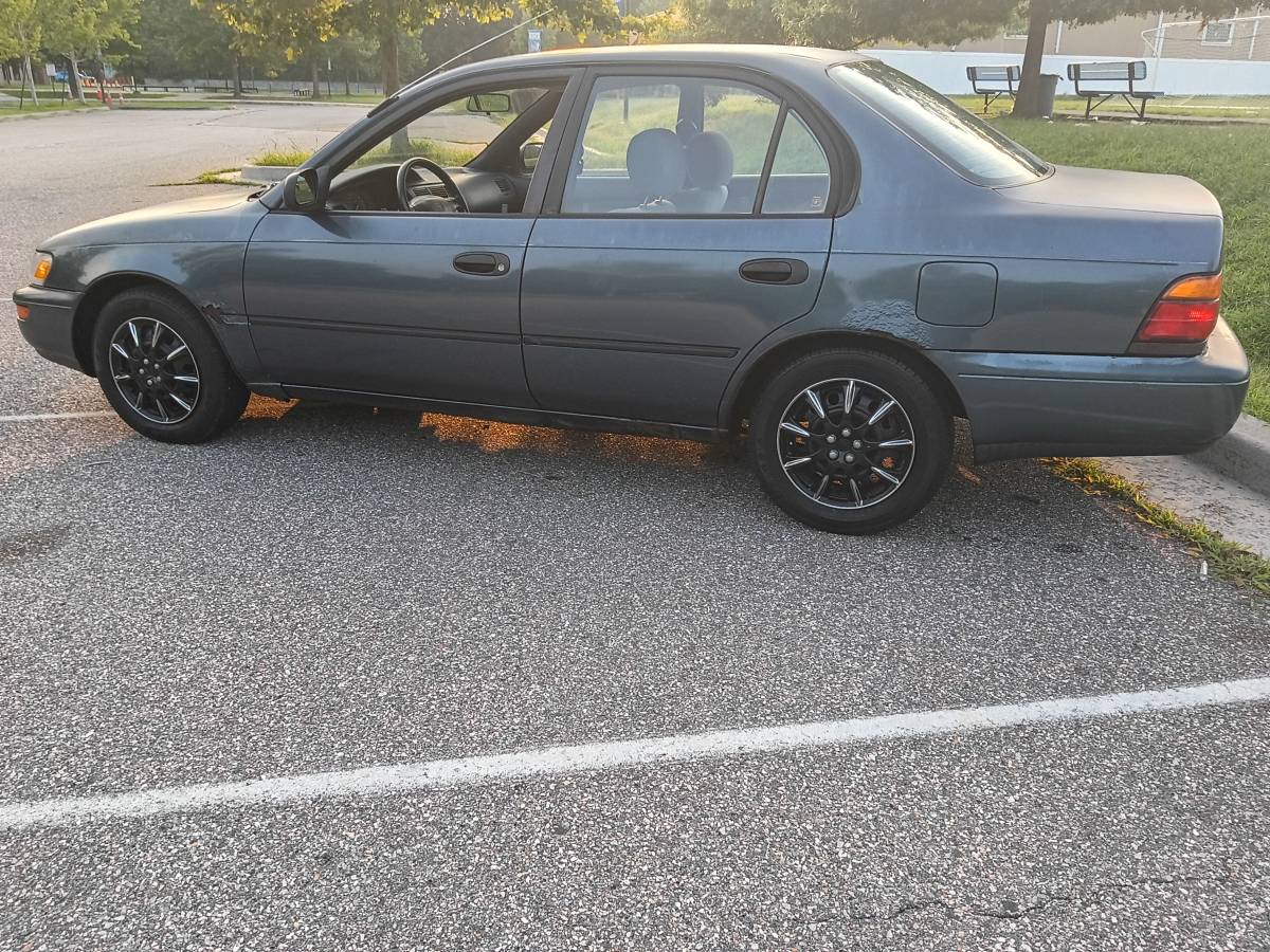 Toyota-Corolla-1993-blue