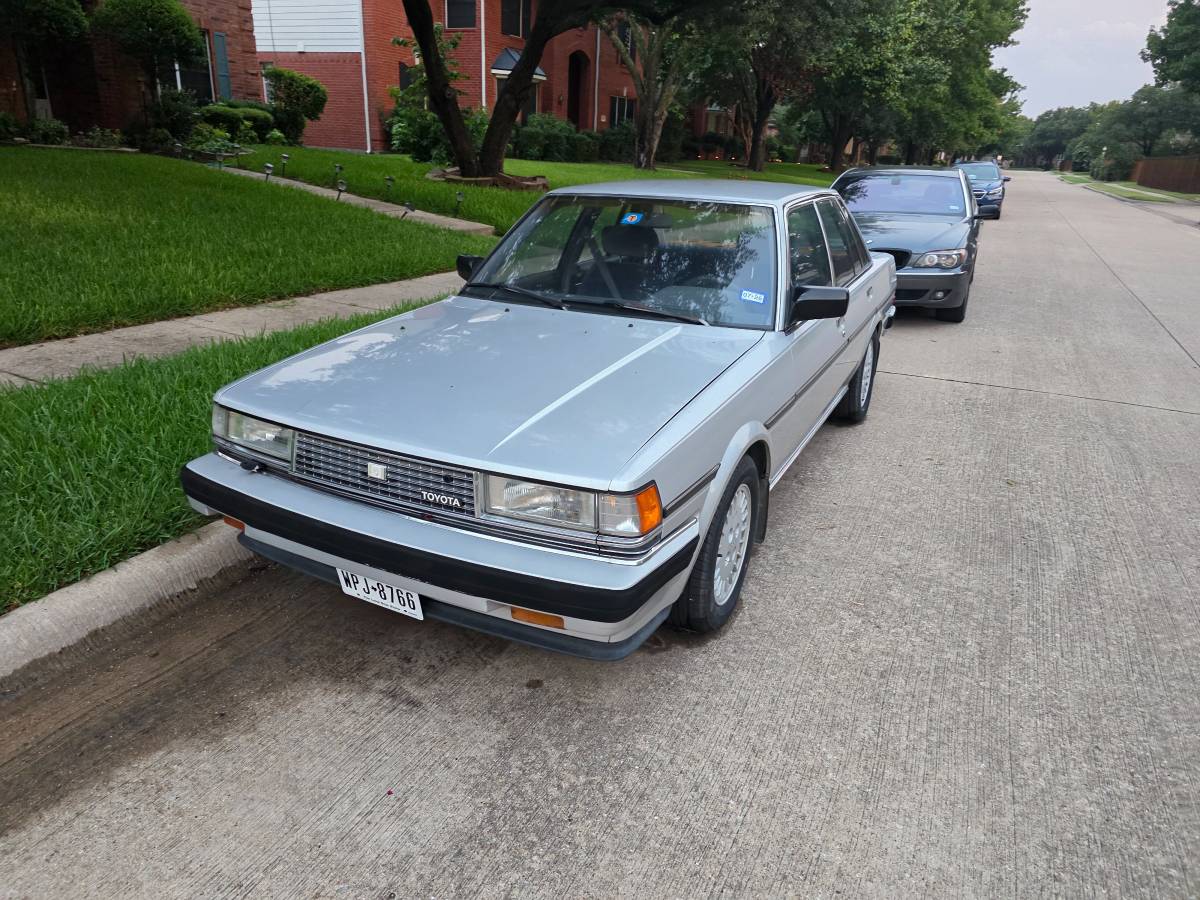 Toyota-Cressida-1985-silver
