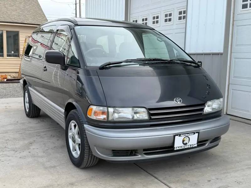 Toyota-Estima-1996