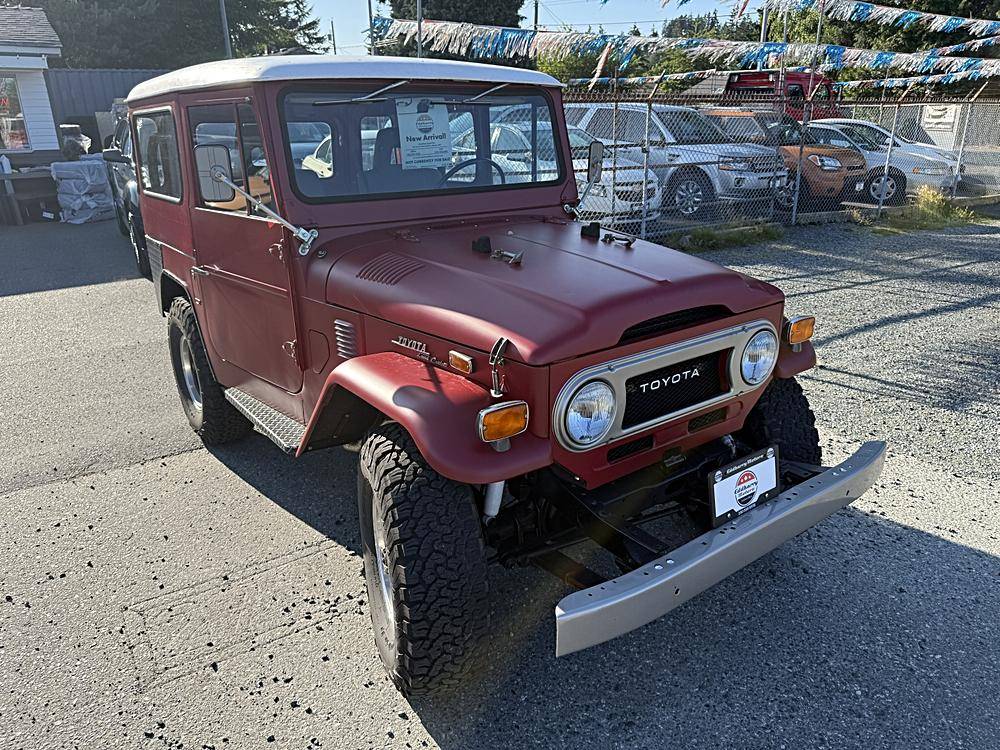 Toyota-Fj-40-series-1974-red