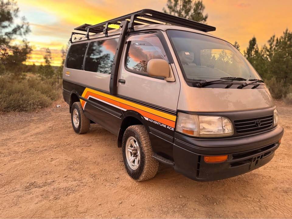 Toyota-Hiace-1996
