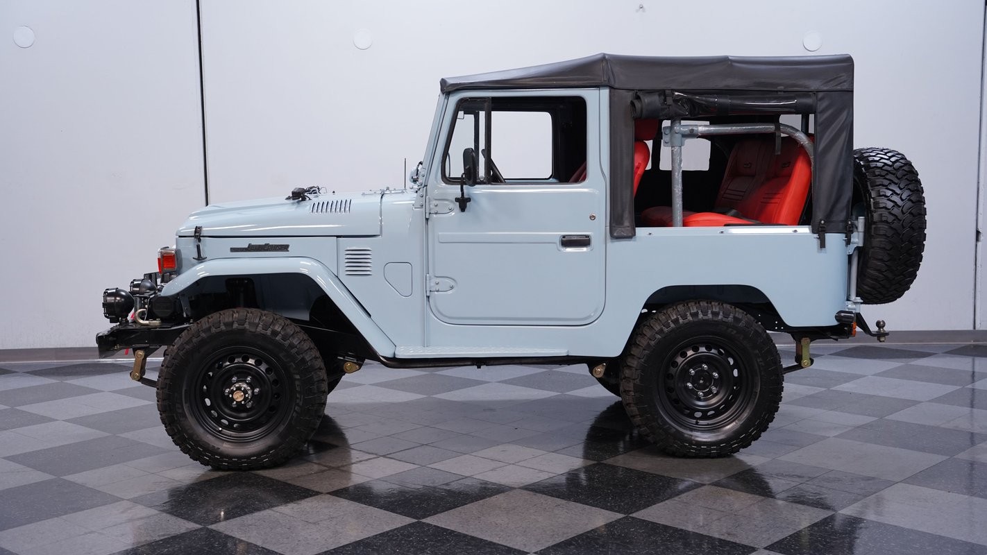 Toyota-Land-Cruiser-1982-SUV-Red