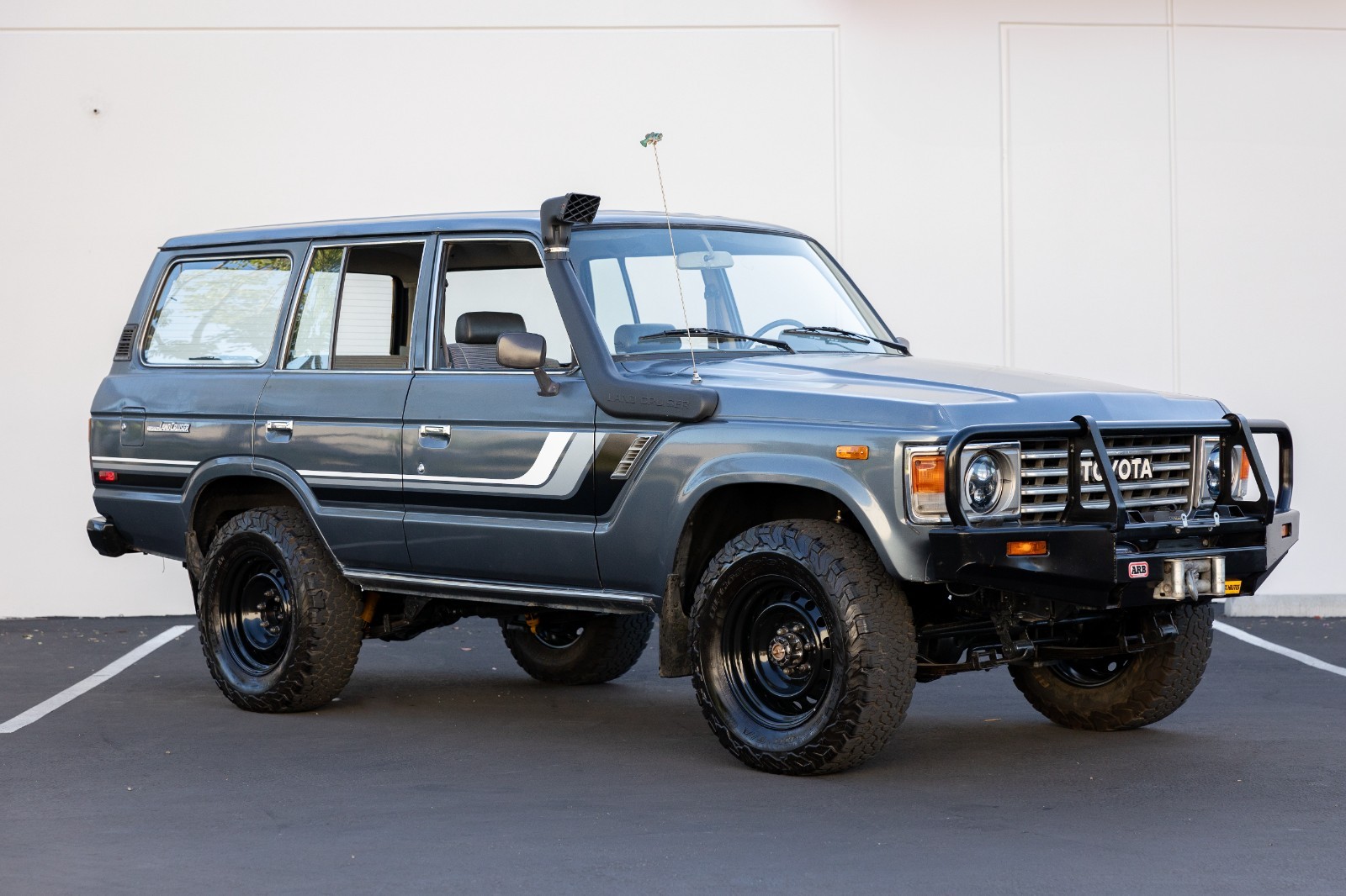 Toyota-Land-Cruiser-1987-SUV