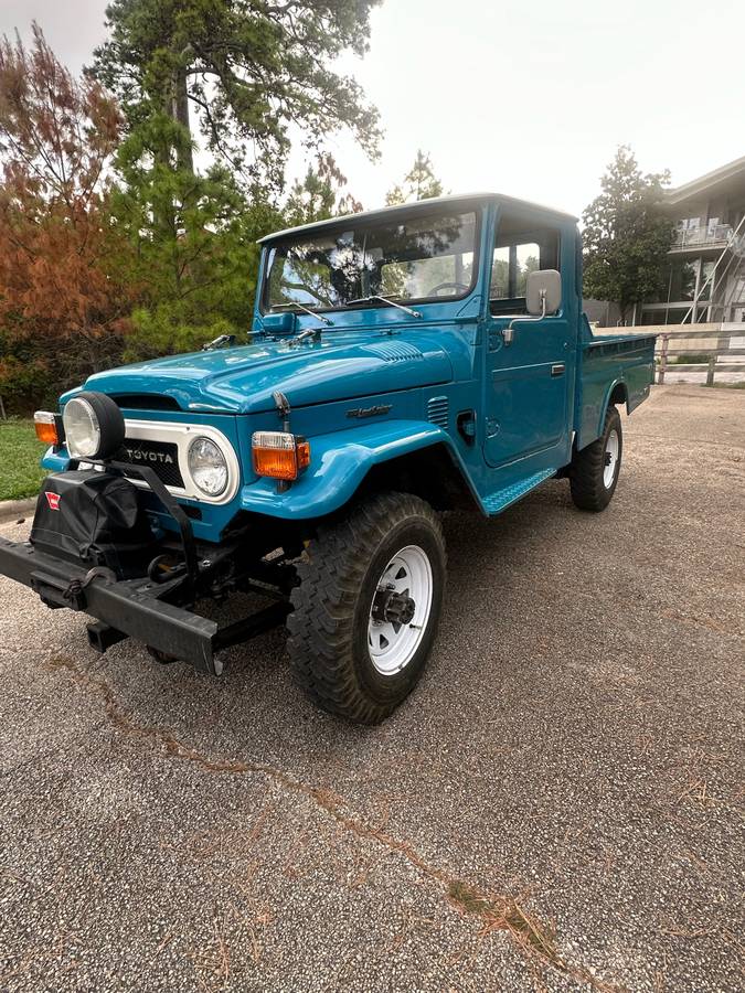 Toyota-Land-cruiser-1977-blue