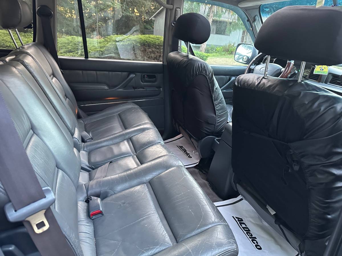 Toyota-Land-cruiser-1995-grey