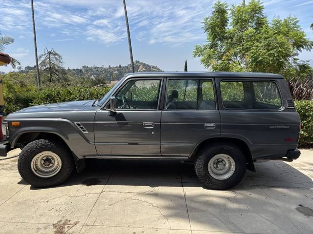 Toyota-Landcruiser-1988