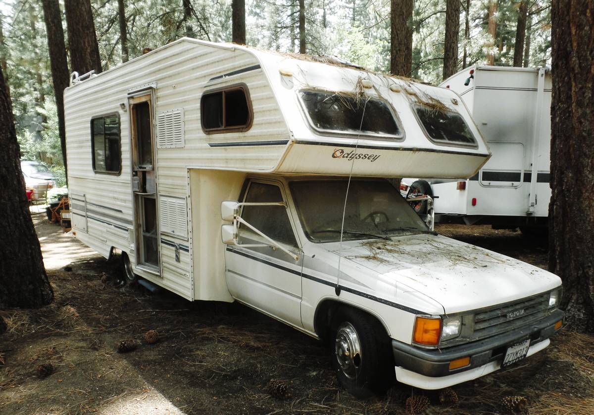Toyota-Motorhome-camper-rv-odyssey-1988-custom