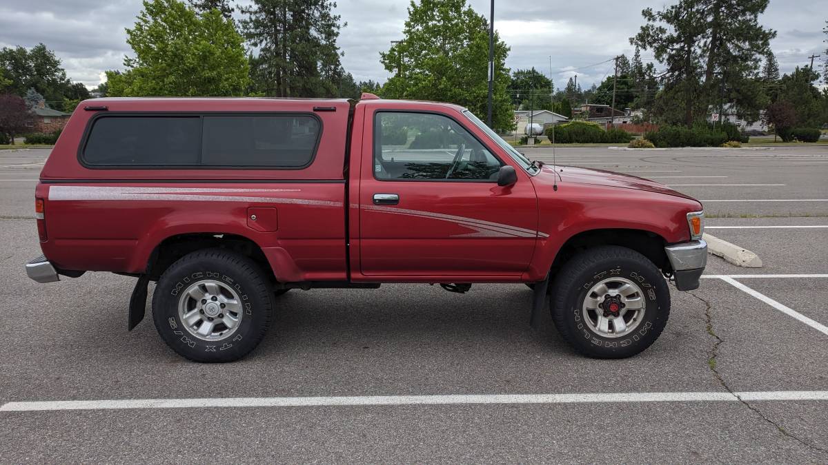 Toyota-Pickup-4x4-1994-red