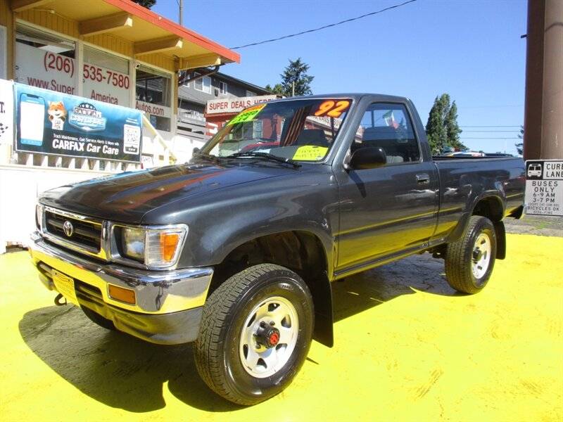 Toyota-Pickup-deluxe-1992-grey