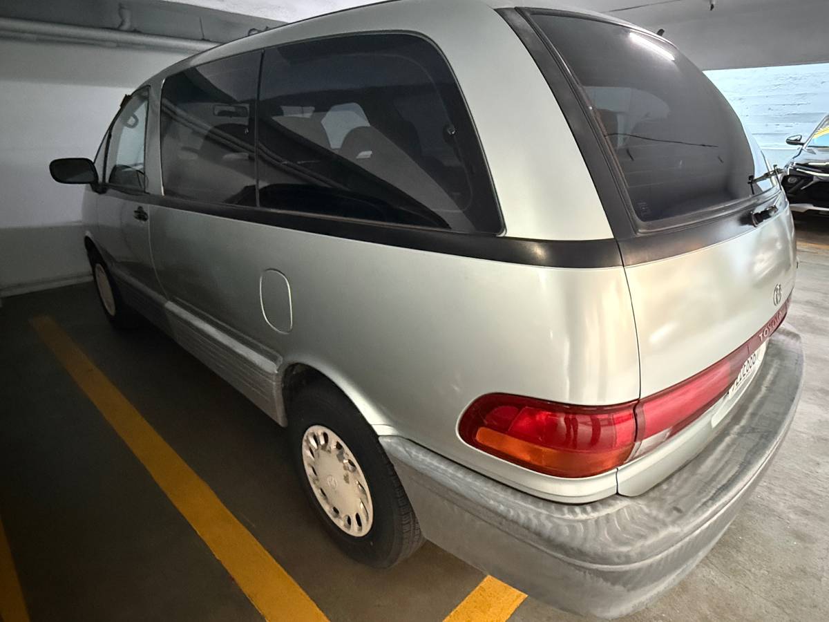 Toyota-Previa-1992