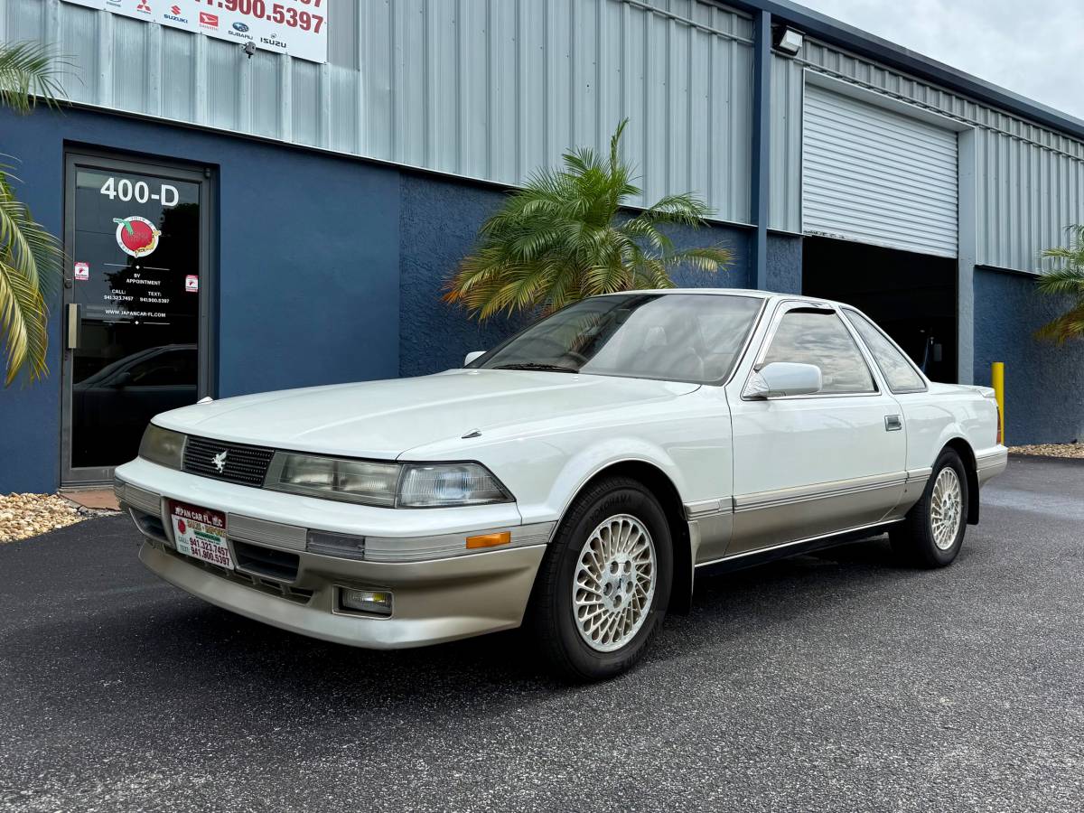 Toyota-Soarer-aerocabin-1989-white
