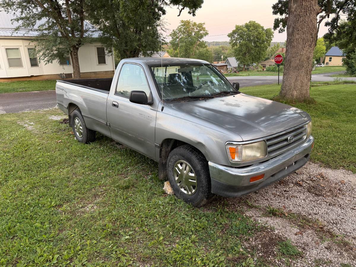 Toyota-T100-1995-silver