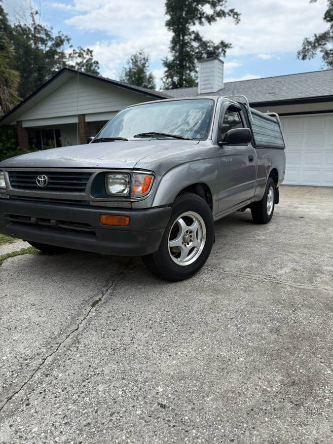 Toyota-Tacoma-1996-silver