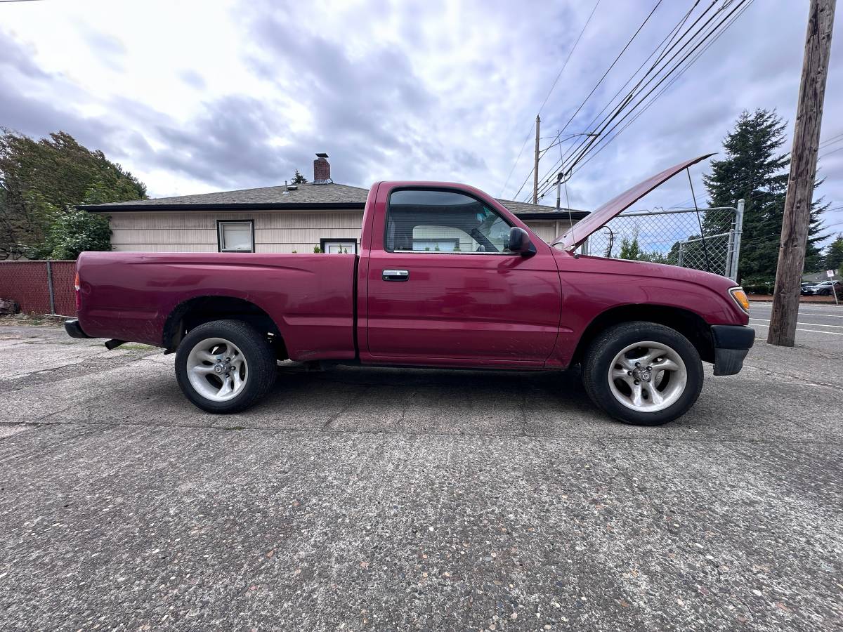 Toyota-Tacoma-2wd-1995-red