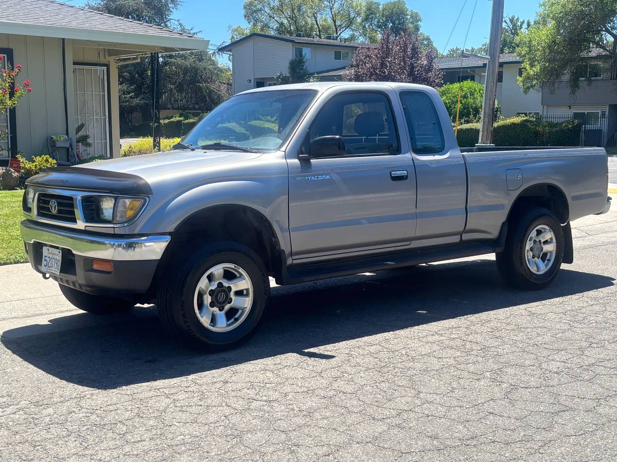 Toyota-Tacoma-4wd-access-cab-4cly-1995-grey