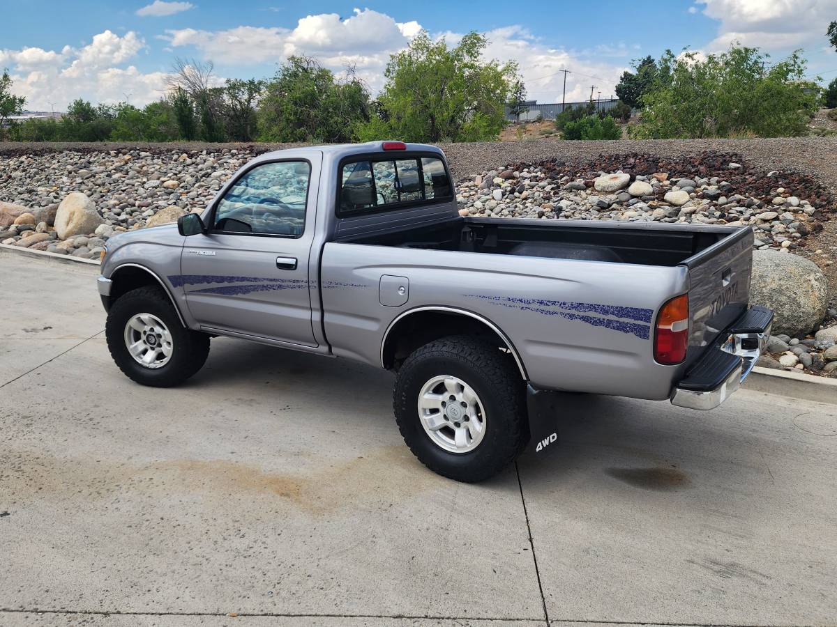 Toyota-Tacoma-4x4-1995