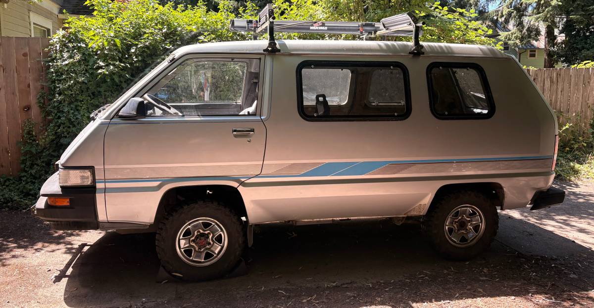 Toyota-Van-wagon-1987