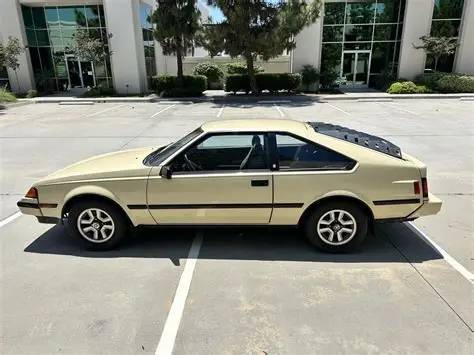 Toypta-celica-1983-yellow