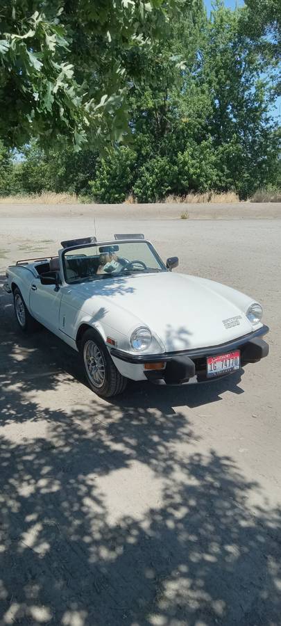 Triumph-Spitfire-1500-1978-white