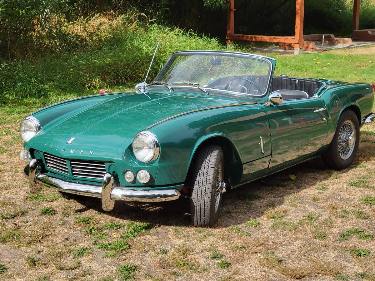 Triumph-Spitfire-1966-green