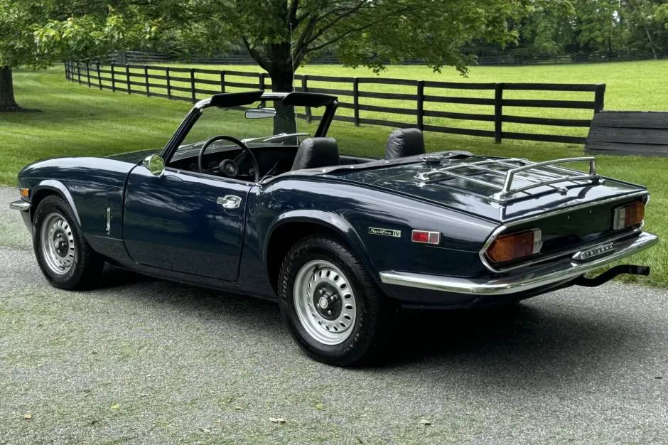 Triumph-Spitfire-1971-blue