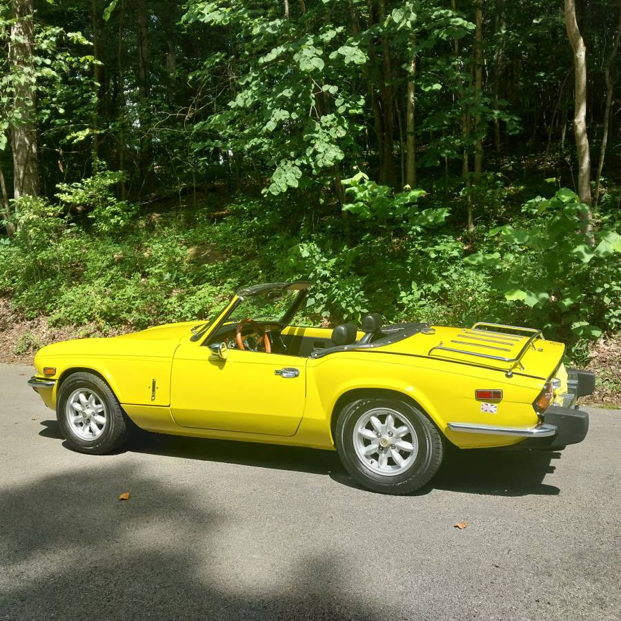 Triumph-Spitfire-1976-yellow