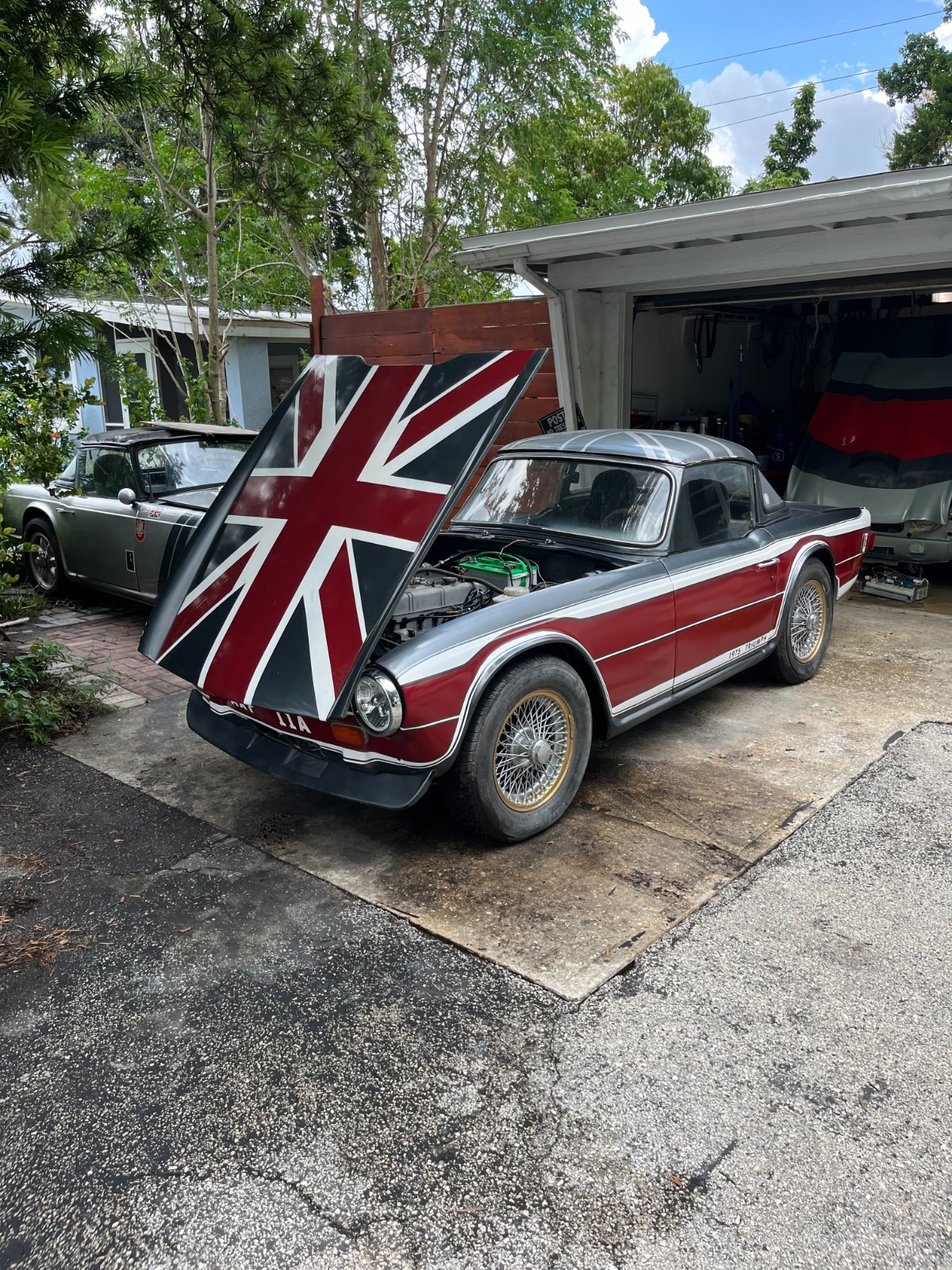 Triumph-TR-6-1975-Convertible