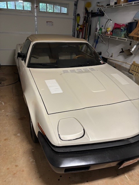 Triumph-TR-7-1979