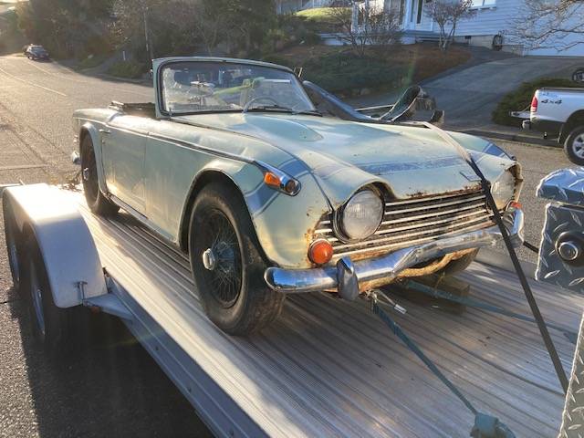 Triumph-Tr-6-1968-yellow