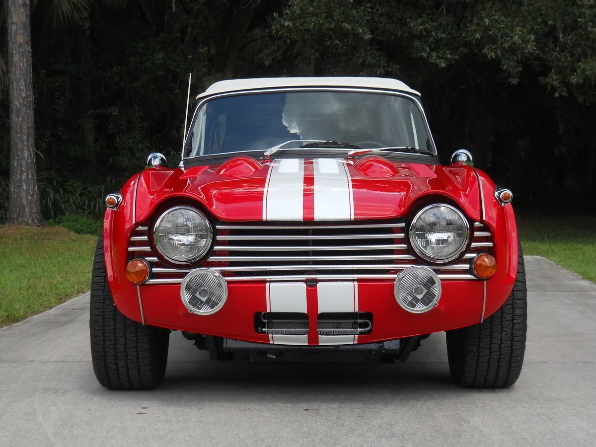Triumph-Tr350-1964-Red-With-White-Stripes-Black