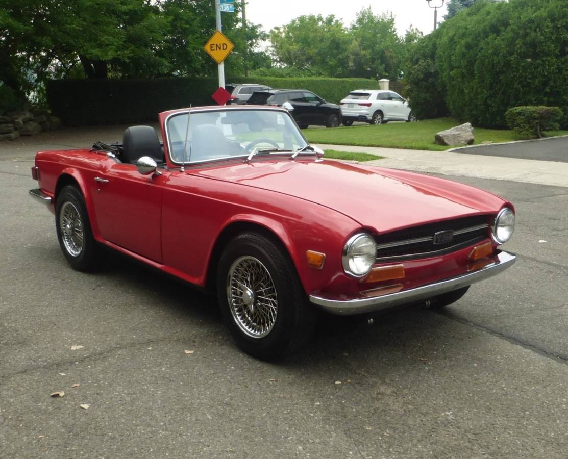 Triumph-Tr6-1968-red