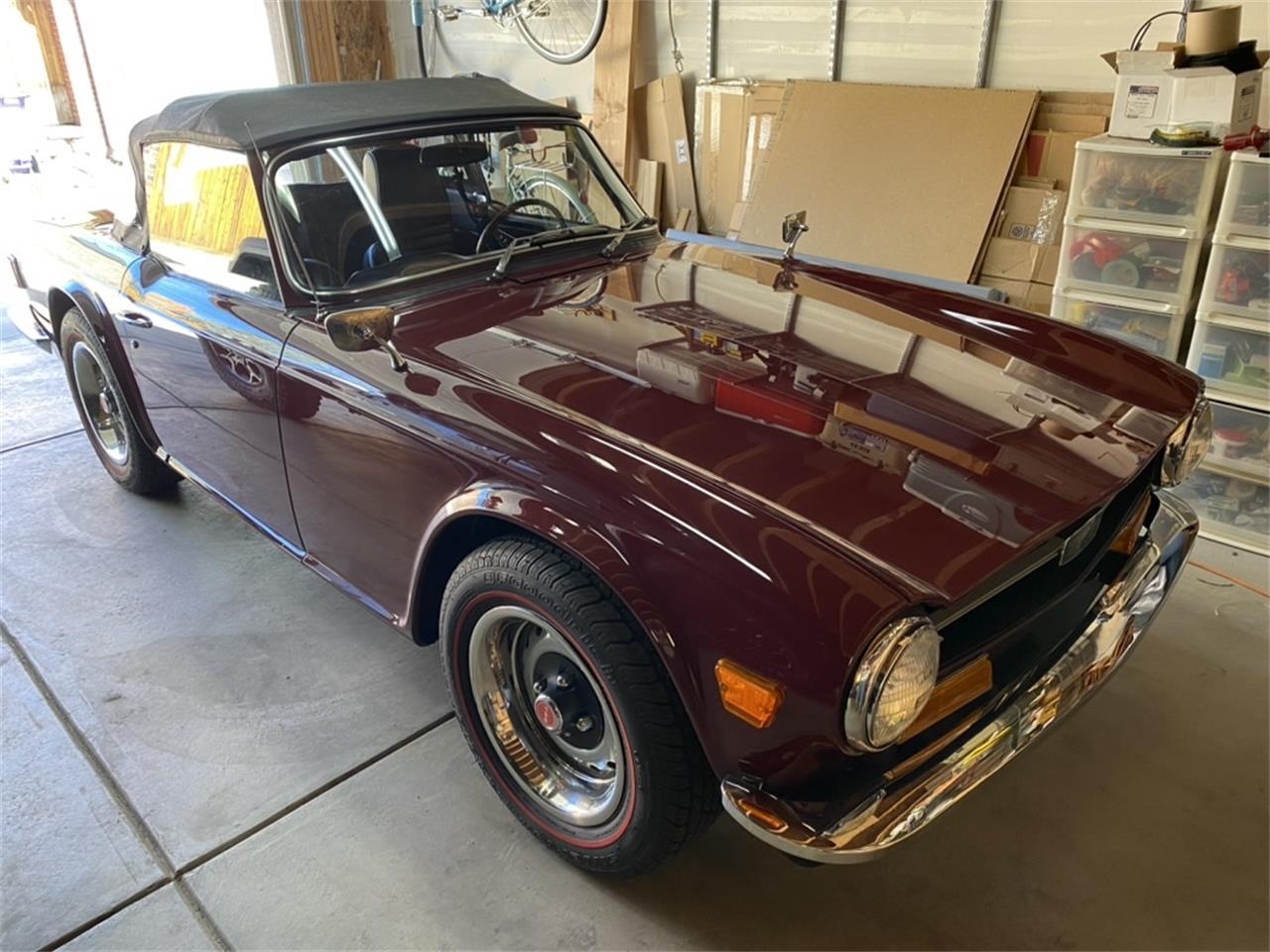 Triumph-Tr6-1969-17-Damson-Red-Black