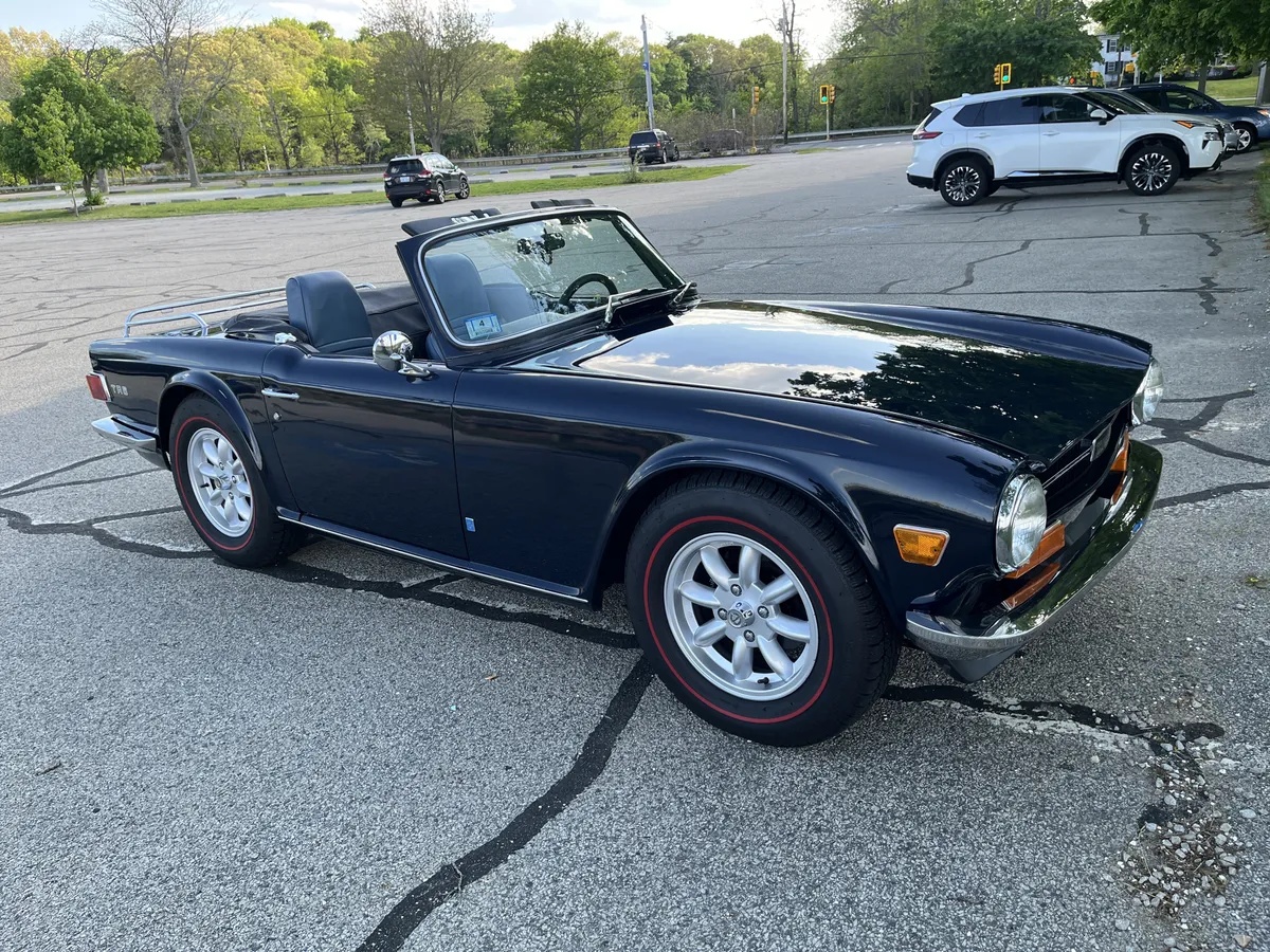 Triumph-Tr6-1969-Royal-Blue-Cloud-Blue