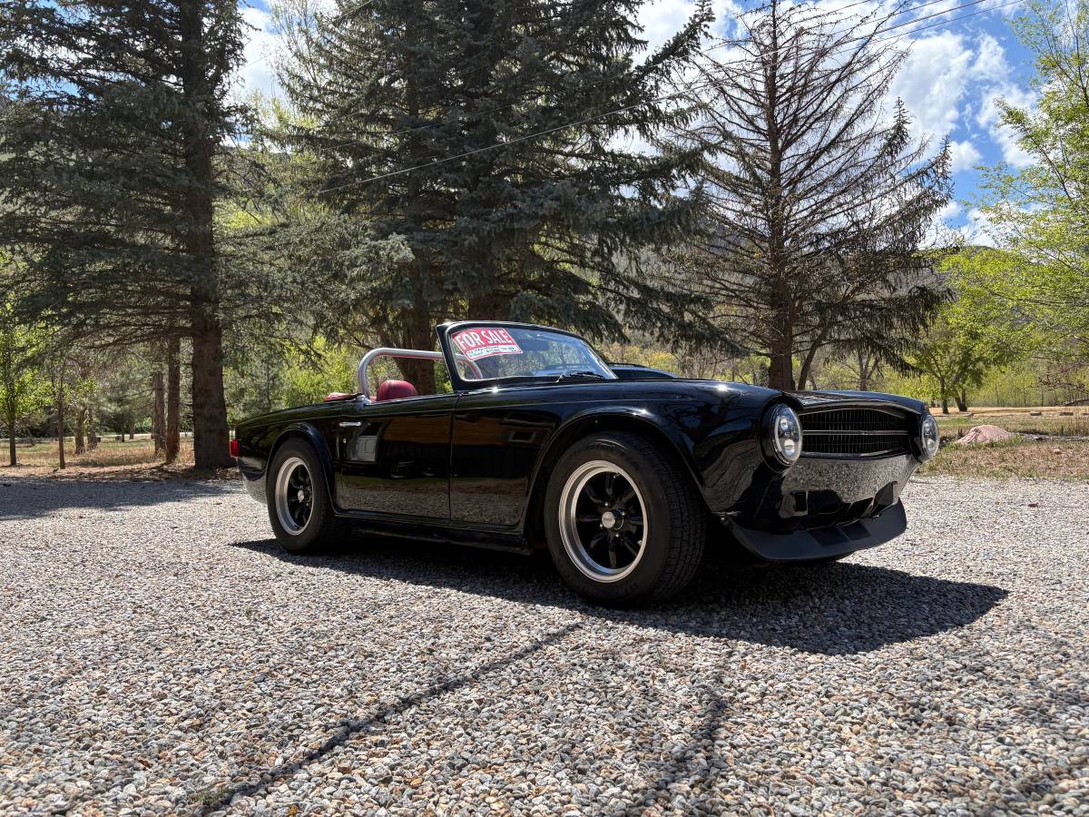 Triumph-Tr6-1974-black