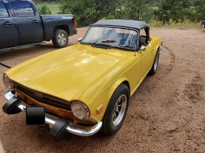Triumph-Tr6-1974-yellow