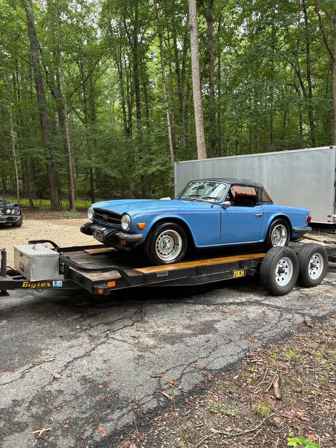 Triumph-Tr6-1976-blue