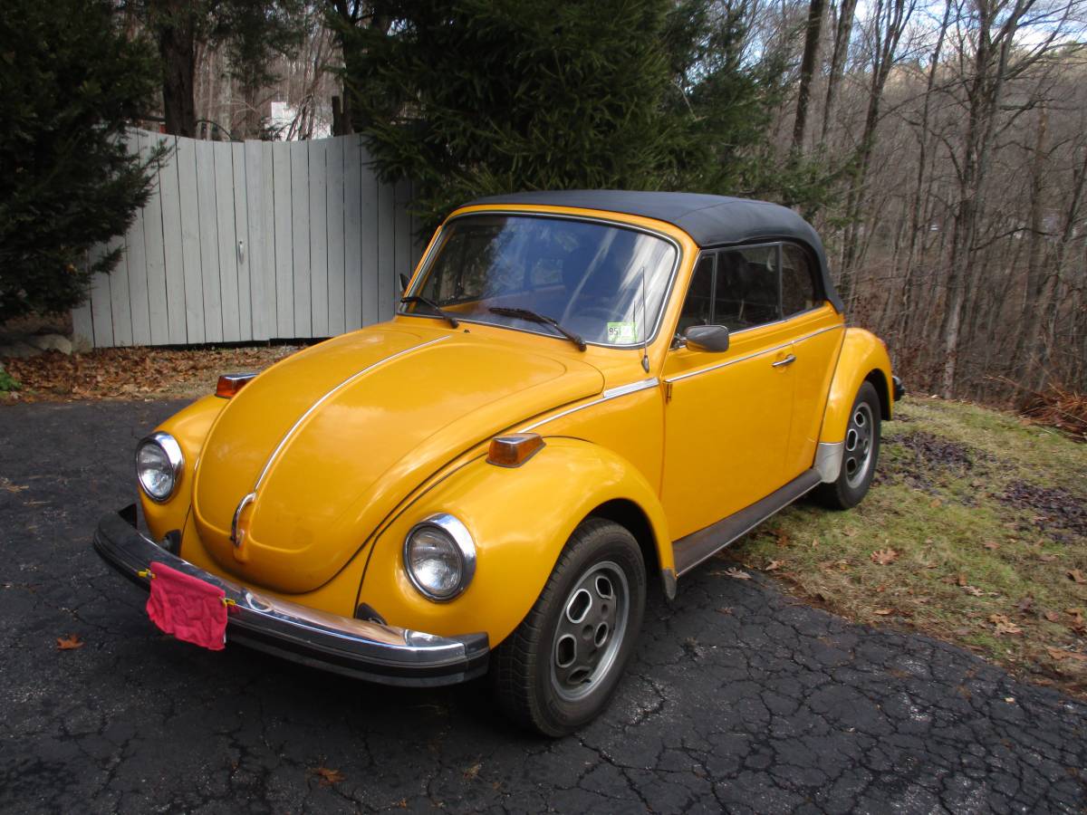 Volkswagen-Beetle-1977-yellow