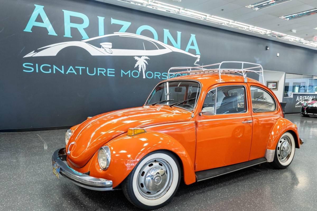 Volkswagen-Beetle-coupe-1971-orange