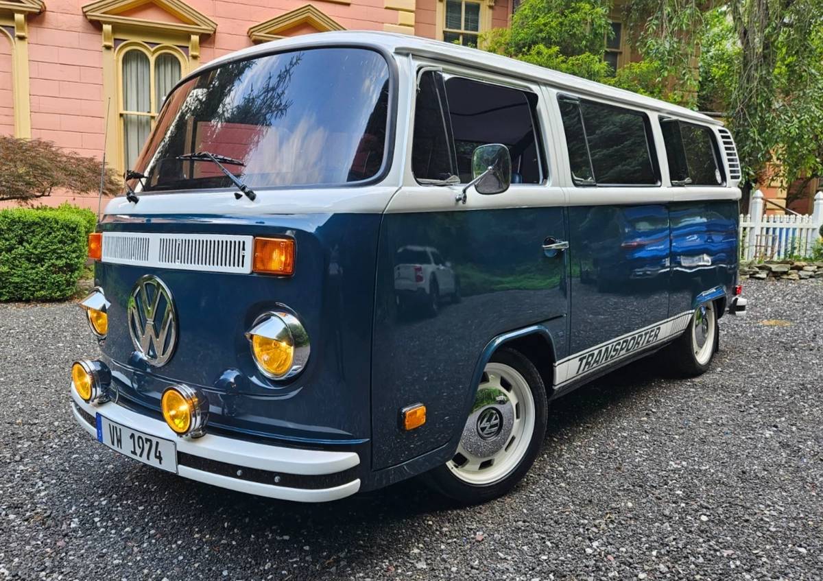 Volkswagen-Bus-1974