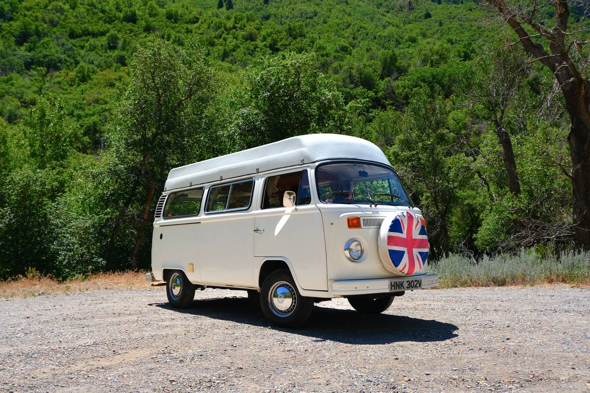Volkswagen-Bus-1979-white