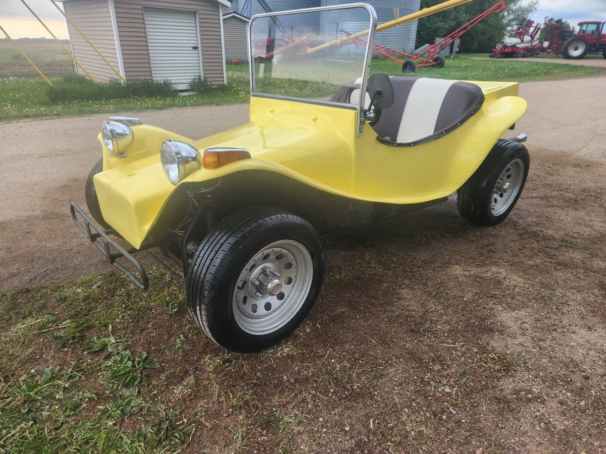Volkswagen-Dune-buggy-1966-yellow