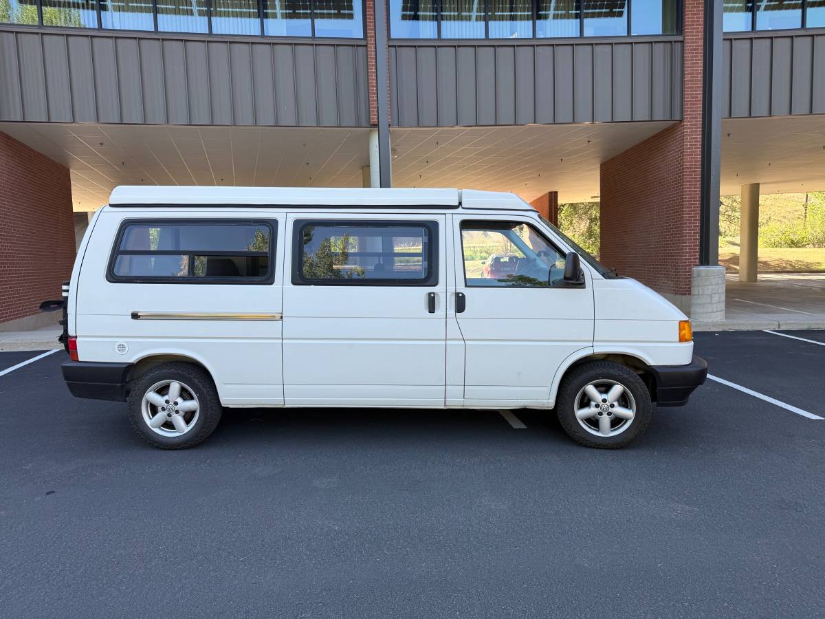 Volkswagen-Eurovan-camper-1995-white