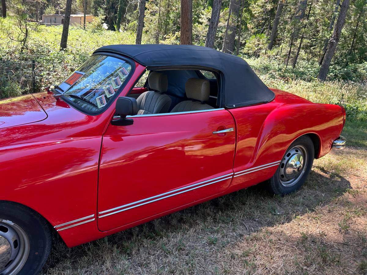 Volkswagen-Karmann-ghia-1972-red
