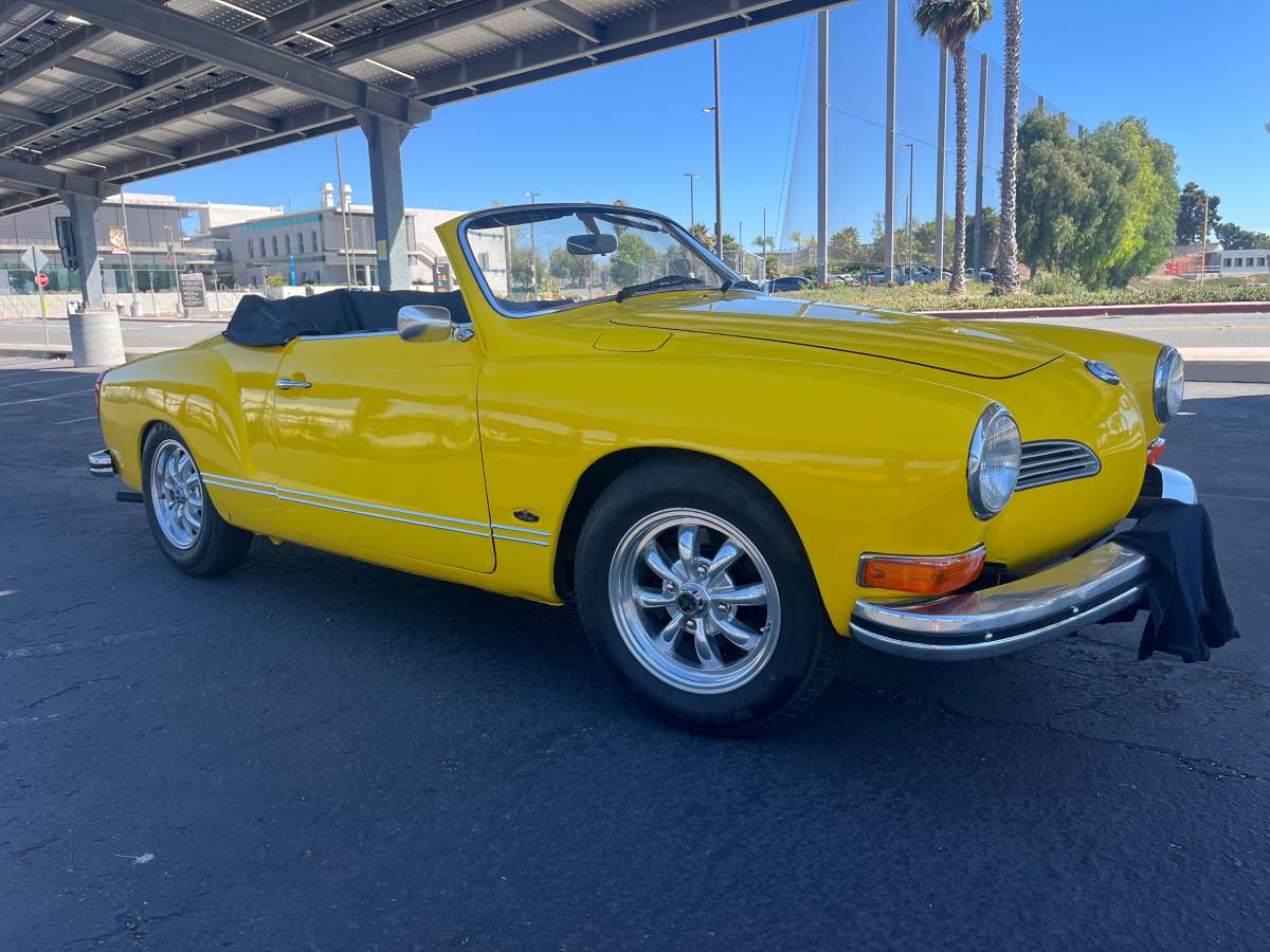 Volkswagen-Karmann-ghia-convertible-1974