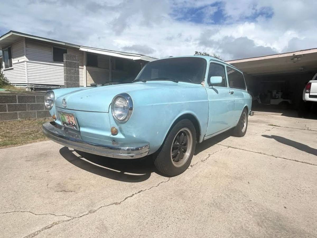 Volkswagen-Squareback-1971-blue