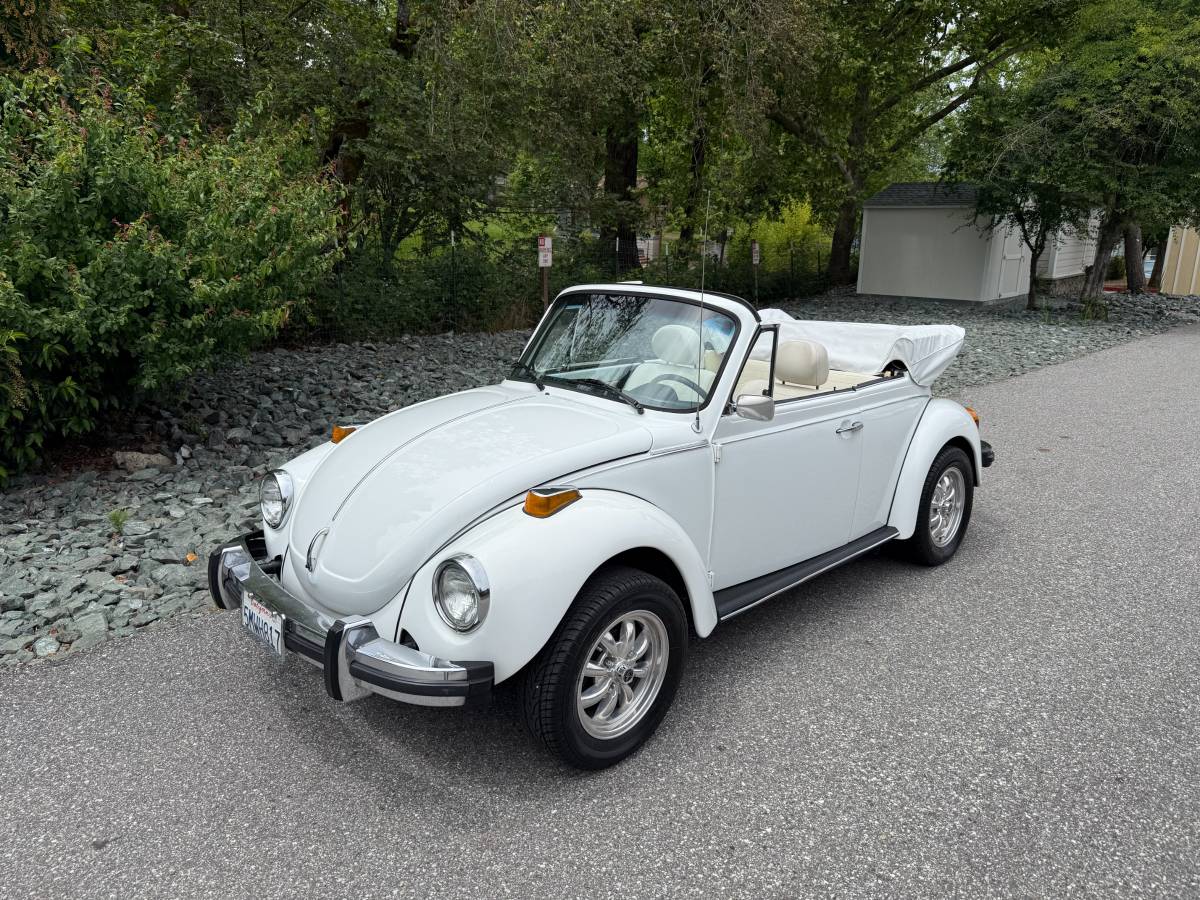 Volkswagen-Superbeetle-champangne-edition-1977-white