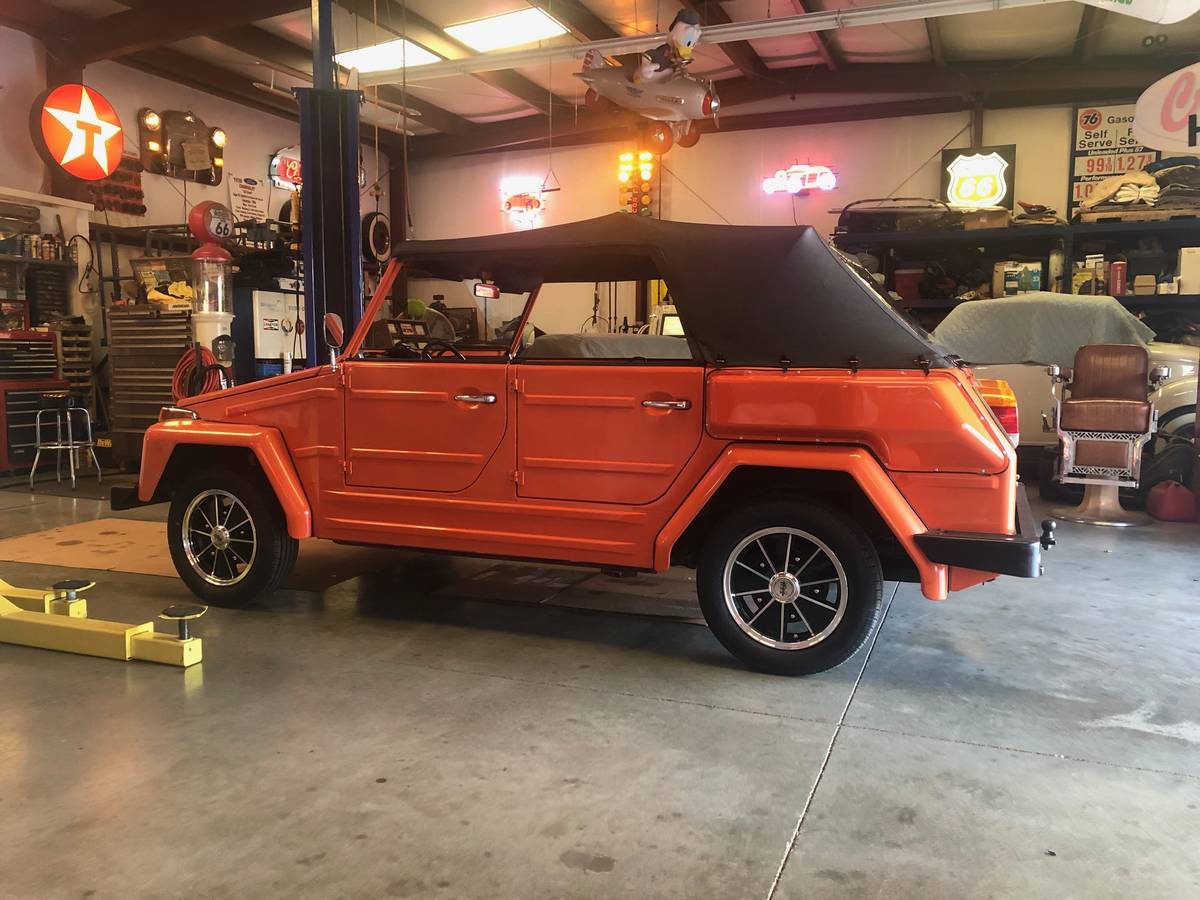 Volkswagen-Thing-1974-orange