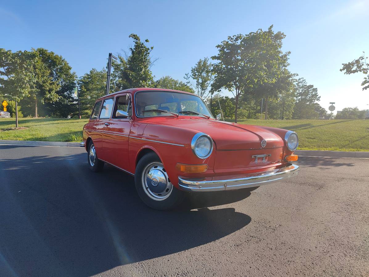 Volkswagen-Type-3-squreback-1971-red