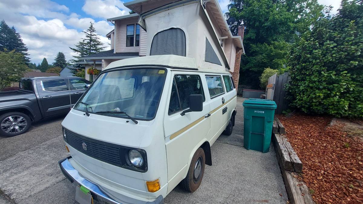 Volkswagen-Vanagon-1982